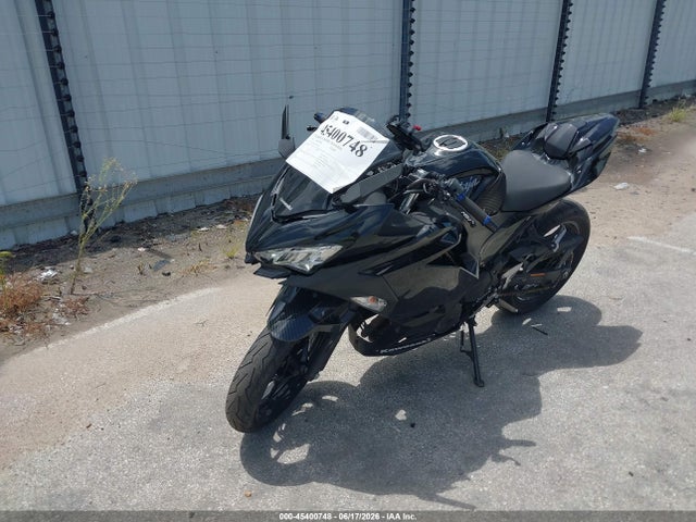 Kawasaki EX400 2018 JKAEXKG10JDA04598 Image 2