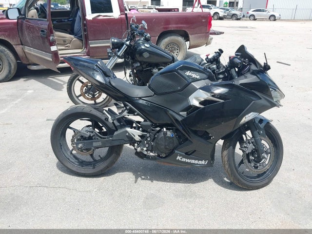 Kawasaki EX400 2018 JKAEXKG10JDA04598 Image 12