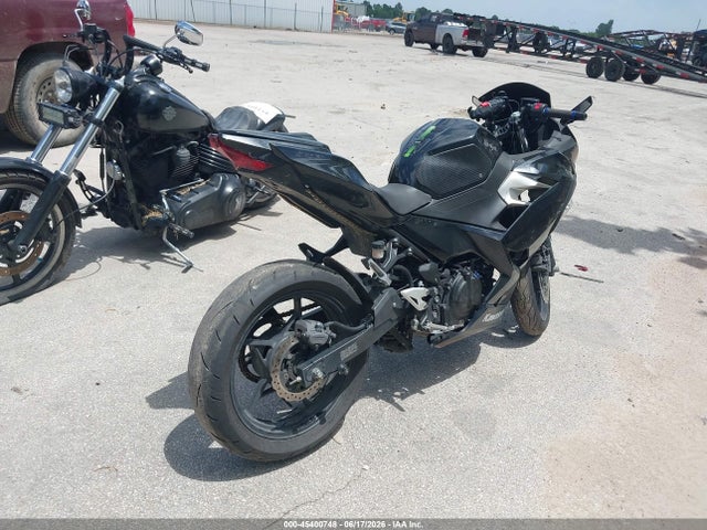 Kawasaki EX400 2018 JKAEXKG10JDA04598 Image 4