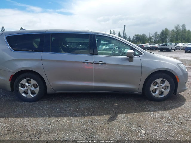 Chrysler Pacifica Hybrid Touring Plus 2018 2C4RC1H7XJR289725 Image 17
