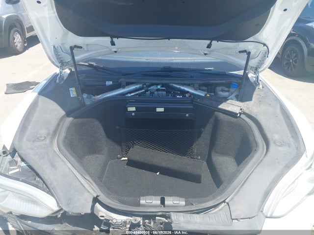 Продаж на аукціоні авто 2015 Tesla Model S 60/70/85, vin: 5YJSA1E14FF107270, номер лоту: 45400908
