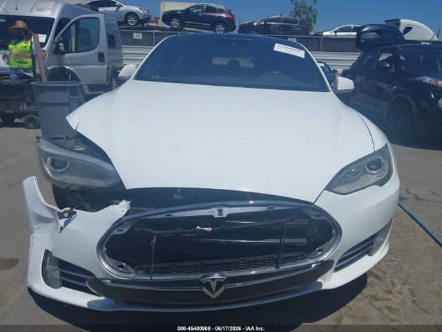 Продаж на аукціоні авто 2015 Tesla Model S 60/70/85, vin: 5YJSA1E14FF107270, номер лоту: 45400908