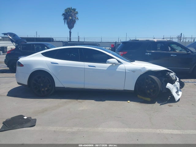 Продаж на аукціоні авто 2015 Tesla Model S 60/70/85, vin: 5YJSA1E14FF107270, номер лоту: 45400908