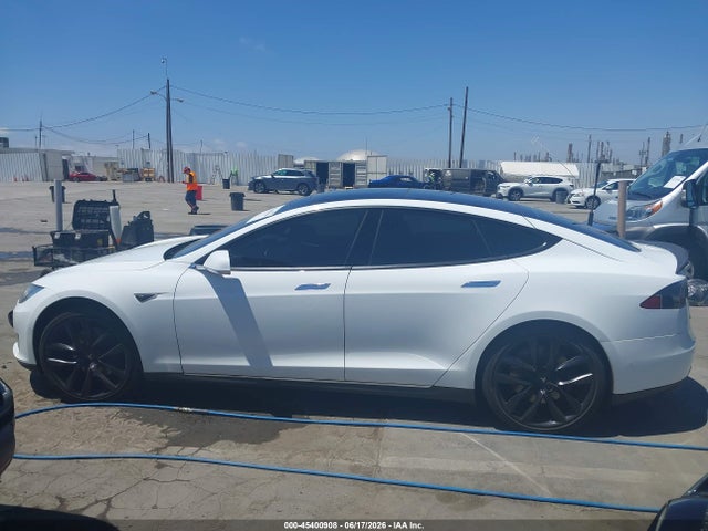 Продаж на аукціоні авто 2015 Tesla Model S 60/70/85, vin: 5YJSA1E14FF107270, номер лоту: 45400908