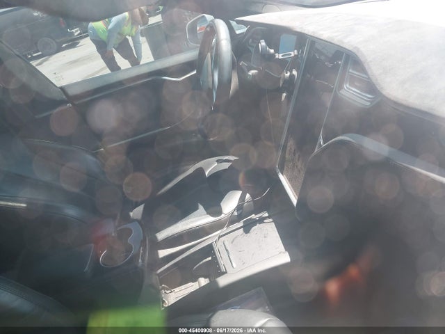 Продаж на аукціоні авто 2015 Tesla Model S 60/70/85, vin: 5YJSA1E14FF107270, номер лоту: 45400908