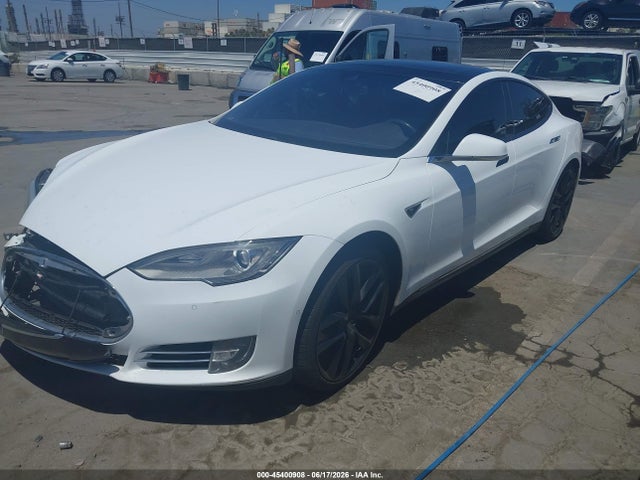 Продаж на аукціоні авто 2015 Tesla Model S 60/70/85, vin: 5YJSA1E14FF107270, номер лоту: 45400908