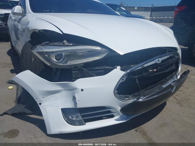 Продаж на аукціоні авто 2015 Tesla Model S 60/70/85, vin: 5YJSA1E14FF107270, номер лоту: 45400908