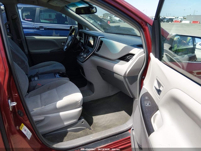Toyota Sienna Le 8 Passenger 2017 5TDKZ3DC9HS880533 Image 5