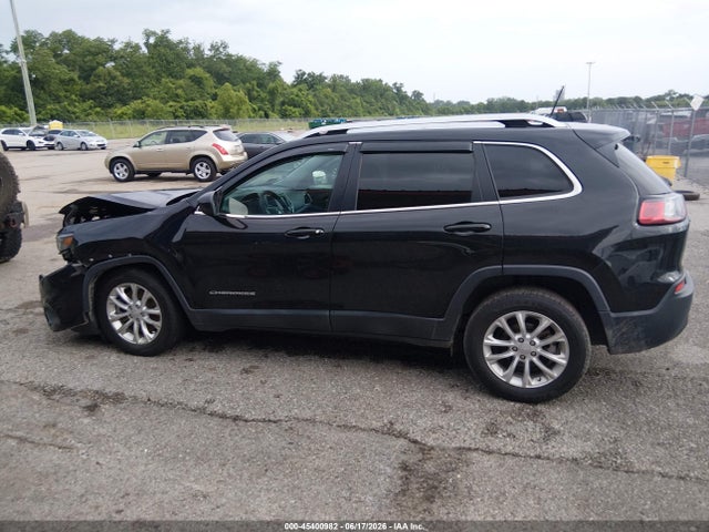2019 Jeep Cherokee Latitude Fwd მანქანა იყიდება აუქციონზე, vin: 1C4PJLCB8KD450596, აუქციონის ნომერი: 45400982