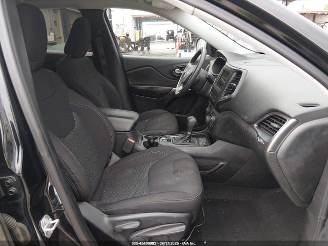 2019 Jeep Cherokee Latitude Fwd მანქანა იყიდება აუქციონზე, vin: 1C4PJLCB8KD450596, აუქციონის ნომერი: 45400982