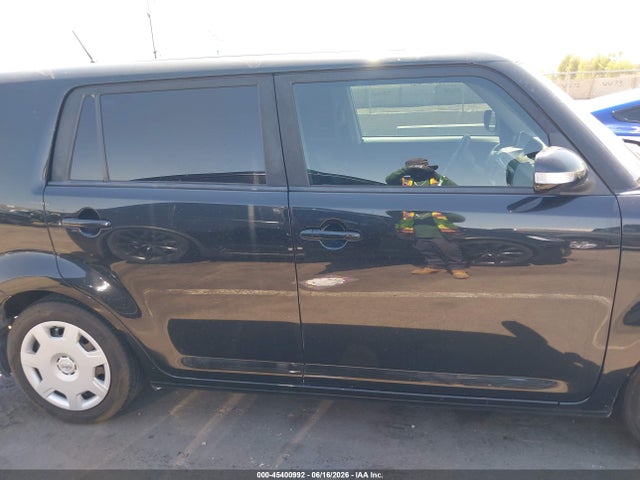 Scion XB 2014 JTLZE4FE7EJ053612 Image 14