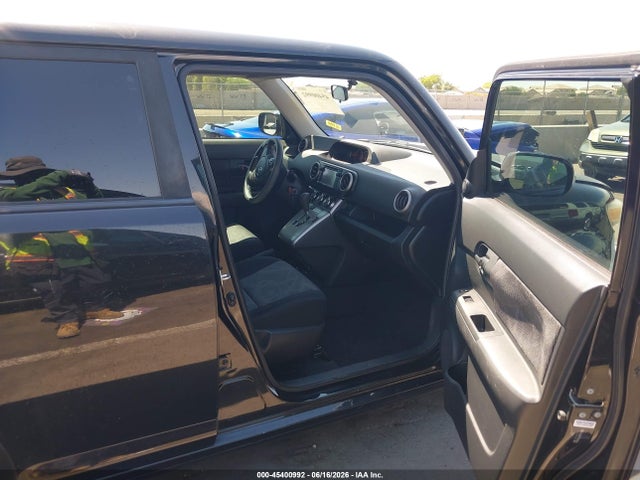 Scion XB 2014 JTLZE4FE7EJ053612 Image 5