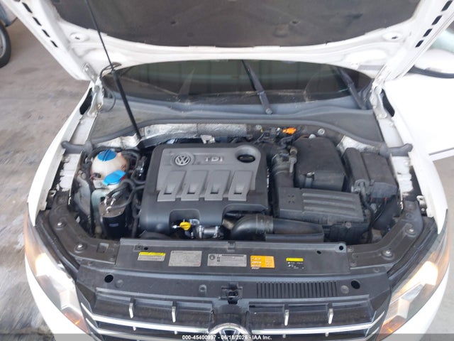1VWBN7A36EC103017 Volkswagen Passat 2.0l Tdi Se