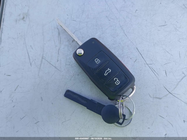 1VWBN7A36EC103017 Volkswagen Passat 2.0l Tdi Se