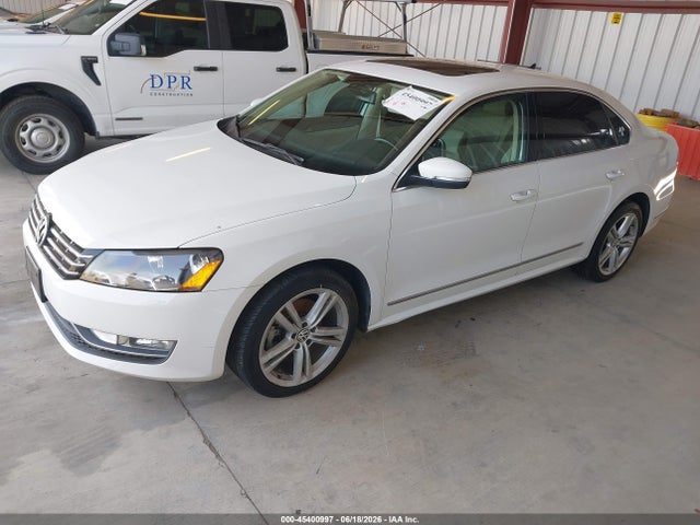 1VWBN7A36EC103017 Volkswagen Passat 2.0l Tdi Se