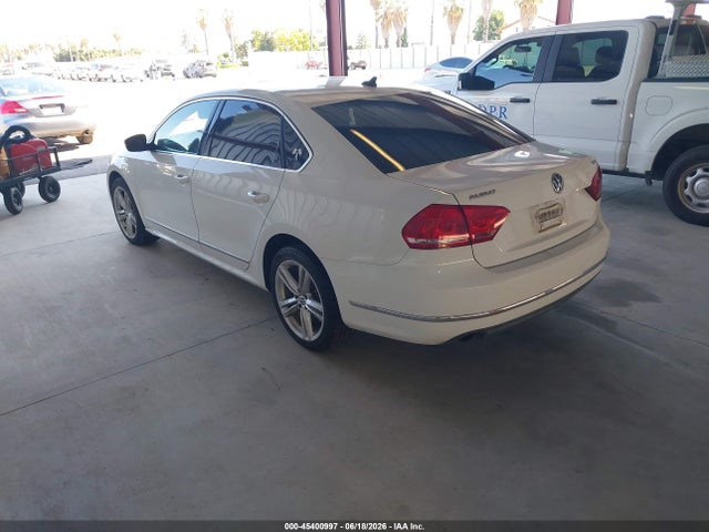 1VWBN7A36EC103017 Volkswagen Passat 2.0l Tdi Se
