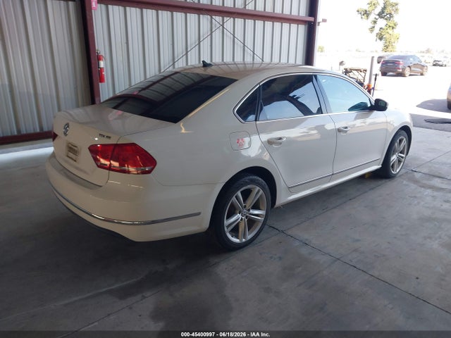 1VWBN7A36EC103017 Volkswagen Passat 2.0l Tdi Se