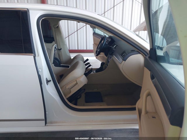 1VWBN7A36EC103017 Volkswagen Passat 2.0l Tdi Se