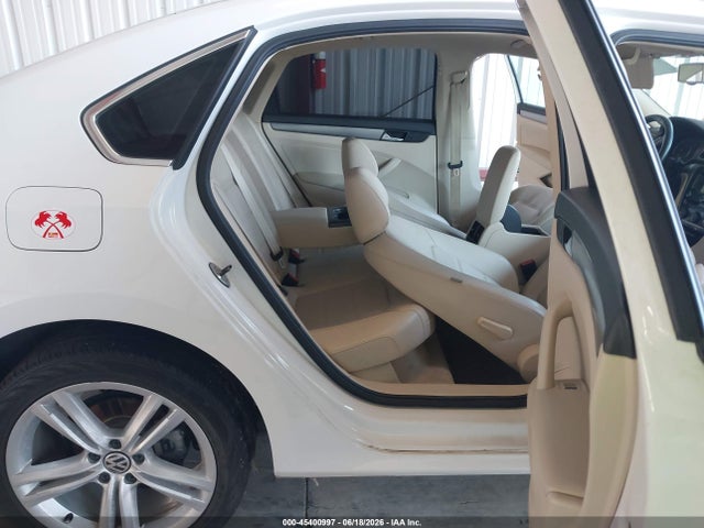 1VWBN7A36EC103017 Volkswagen Passat 2.0l Tdi Se