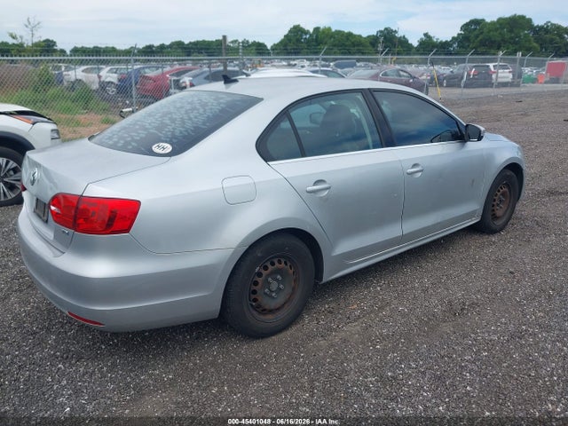 2014 Volkswagen Jetta 2.0l Tdi მანქანა იყიდება აუქციონზე, vin: 3VWLL7AJ1EM372646, აუქციონის ნომერი: 45401048