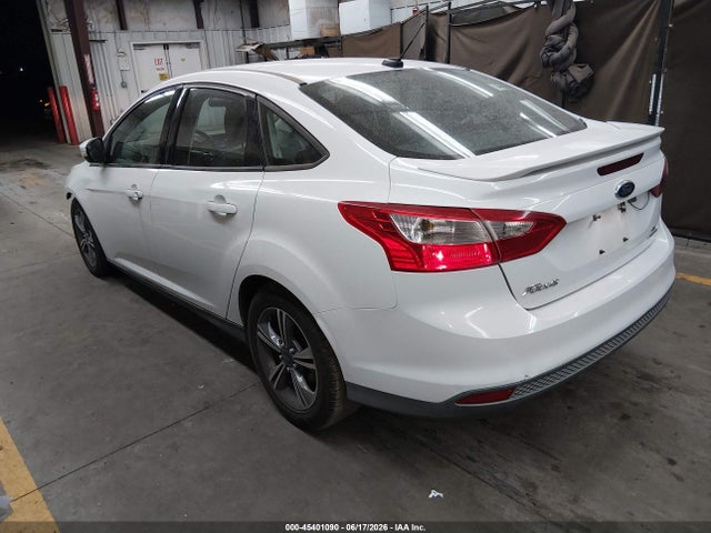 Ford FOCUS SE 2014 1FADP3F25EL343678 Image 3