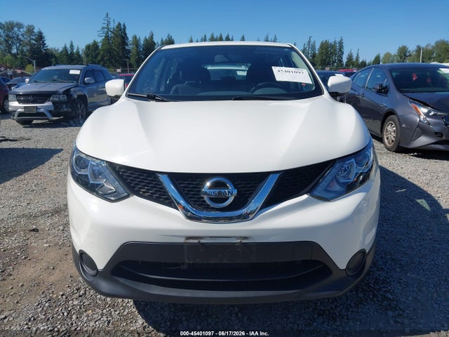 JN1BJ1CR3HW128086 Nissan Rogue Sport S