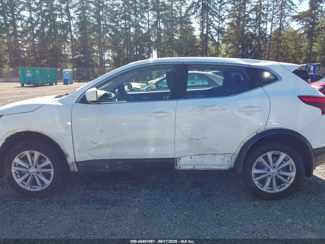 JN1BJ1CR3HW128086 Nissan Rogue Sport S