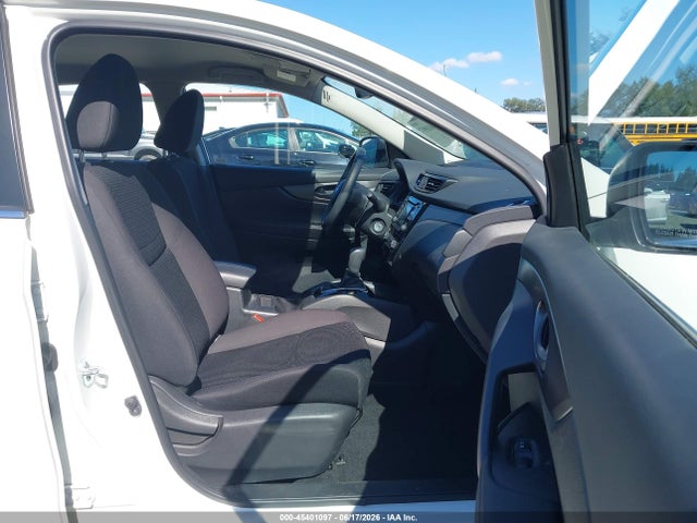 JN1BJ1CR3HW128086 Nissan Rogue Sport S