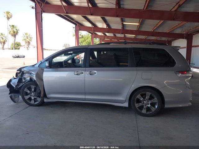 5TDXK3DC6ES472481 Toyota Sienna Se 8 Passenger