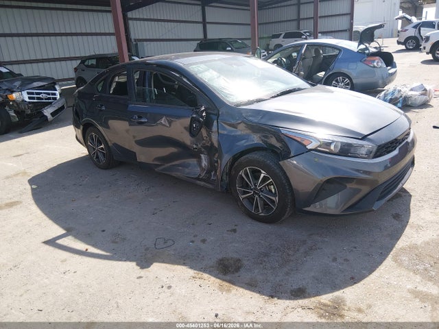 45401253 :رقم المزاد ، 3KPF24AD9PE586776 vin ، 2023 Kia Forte Lxs مزاد بيع