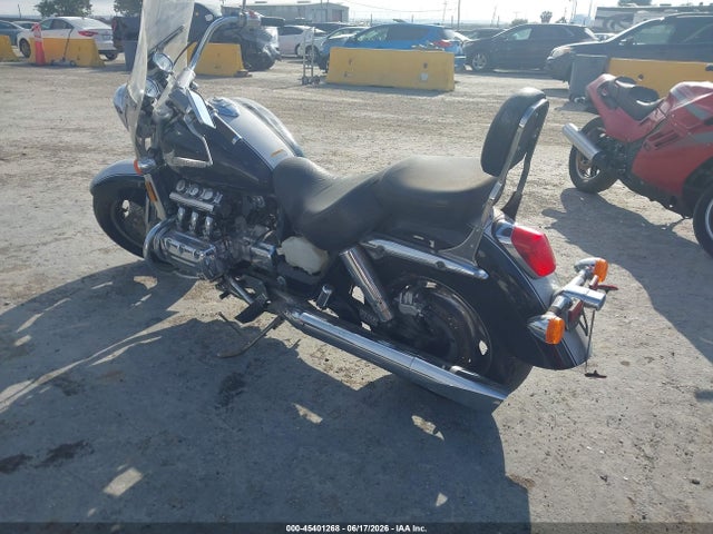 Продажа на аукционе авто 2001 Honda Gl1500 Cd, vin: 1HFSC34771A400115, номер лота: 45401268
