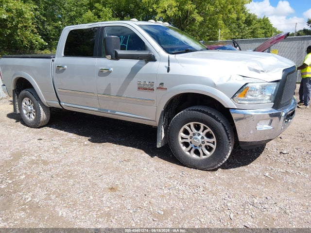 45401274 :رقم المزاد ، 3C6UR5FL7JG161486 vin ، 2018 Ram 2500 Laramie  4x4 6'4 Box مزاد بيع