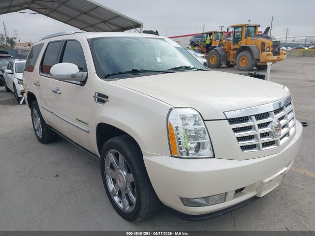 Продаж на аукціоні авто 2011 Cadillac Escalade Premium, vin: 1GYS4CEF2BR388322, номер лоту: 45401291