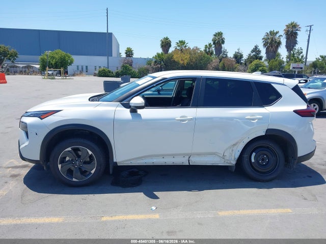JN8BT3BA7RW362378 Nissan Rogue Sv Fwd