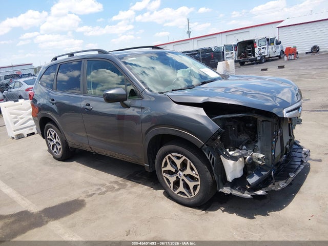 45401493 :رقم المزاد ، JF2SKAJC6LH465388 vin ، 2020 Subaru Forester Premium مزاد بيع