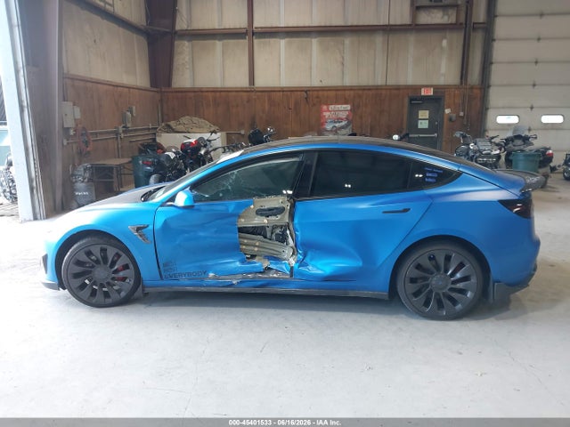 45401533 :رقم المزاد ، 5YJ3E1EC8NF270206 vin ، 2022 Tesla Model 3 Performance Dual Motor All-wheel Drive مزاد بيع