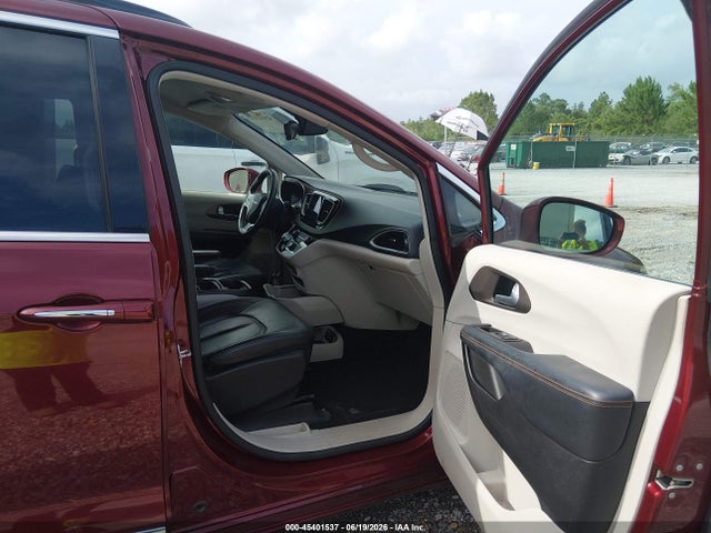 Chrysler Pacifica Touring-l 2017 2C4RC1BG5HR544039 Image 5