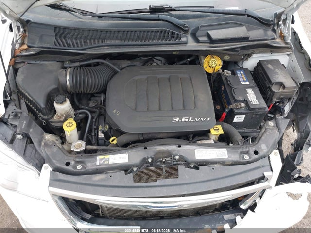 45401578 :رقم المزاد ، 2C4RC1BG9FR587683 vin ، 2015 Chrysler Town & Country Touring مزاد بيع