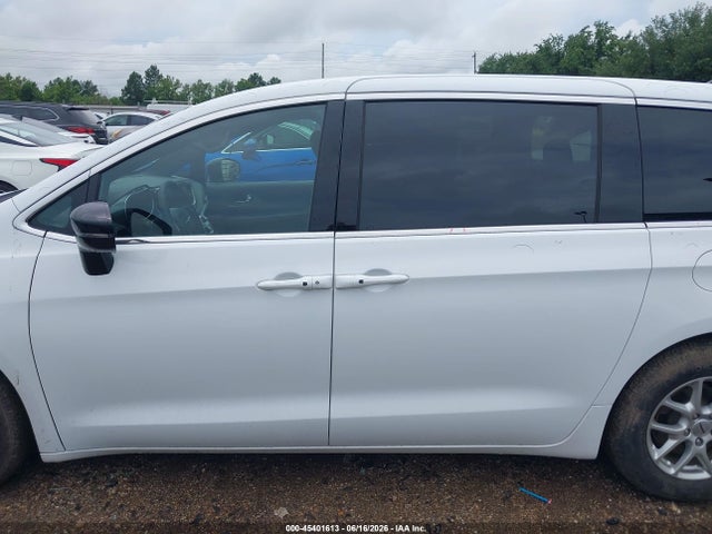 Продаж на аукціоні авто 2025 Chrysler Pacifica Select, vin: 2C4RC1BG2SR570458, номер лоту: 45401613