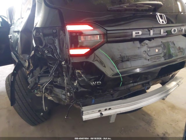 Продаж на аукціоні авто 2026 Honda Pilot Elite, vin: 5FNYG1H82TB007827, номер лоту: 45401654