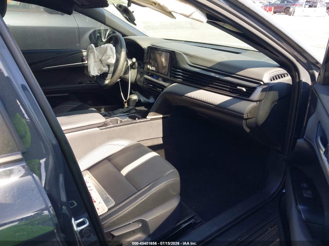 Toyota CAMRY SE 2025 4T1DAACK0SU015865 Image 5
