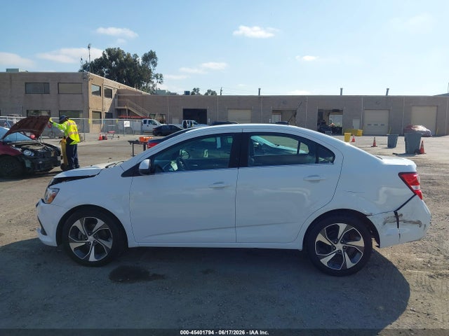 Chevrolet Sonic Premier Auto 2018 1G1JF5SB1J4133982 Image 14