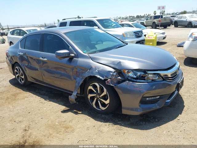 2016 1HGCR3F83GA015423 main image