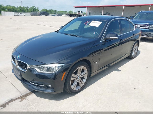 BMW 330e Iperformance 2017 WBA8E1C35HA029383 Image 2