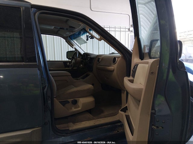 Продажа на аукционе авто 2003 Ford Expedition Xlt, vin: 1FMPU16L93LB88526, номер лота: 45401926