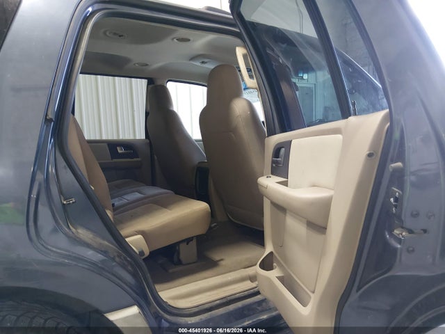 Продажа на аукционе авто 2003 Ford Expedition Xlt, vin: 1FMPU16L93LB88526, номер лота: 45401926