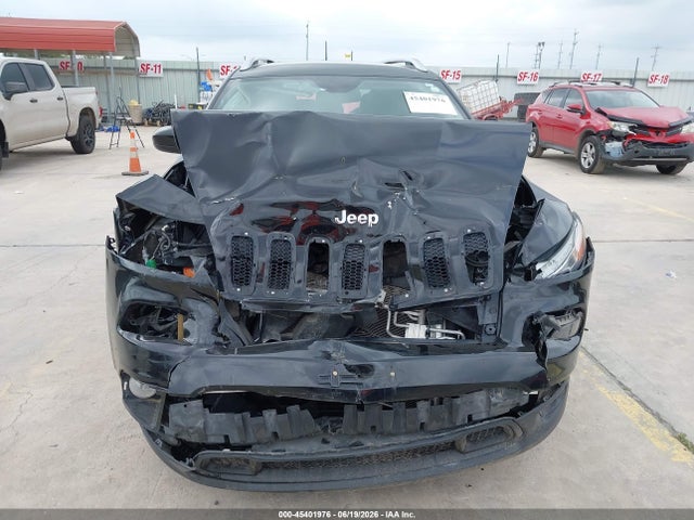 1C4PJLLB8JD590145 Jeep Cherokee Latitude Plus Fwd