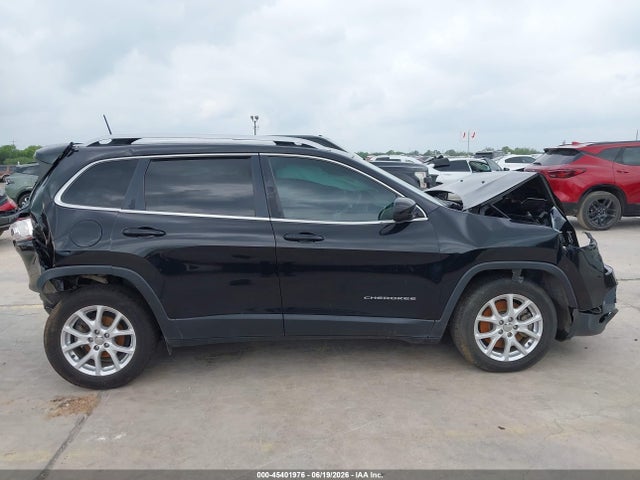 1C4PJLLB8JD590145 Jeep Cherokee Latitude Plus Fwd