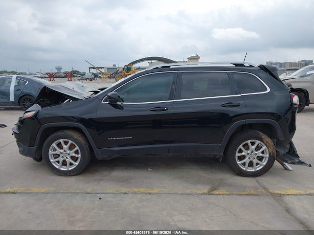 1C4PJLLB8JD590145 Jeep Cherokee Latitude Plus Fwd