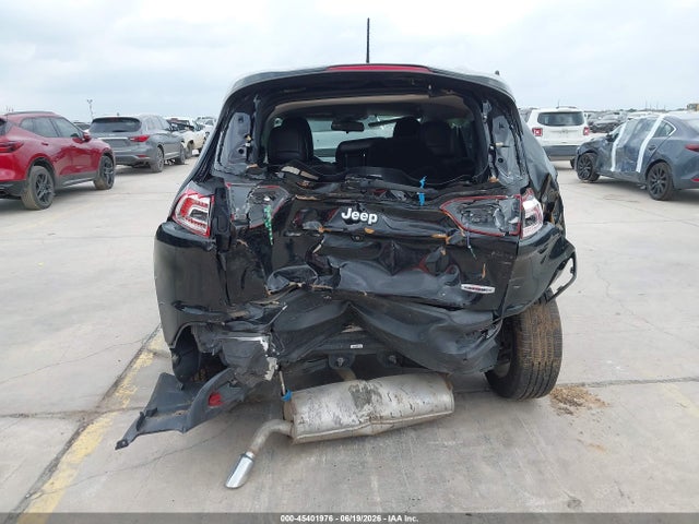 1C4PJLLB8JD590145 Jeep Cherokee Latitude Plus Fwd